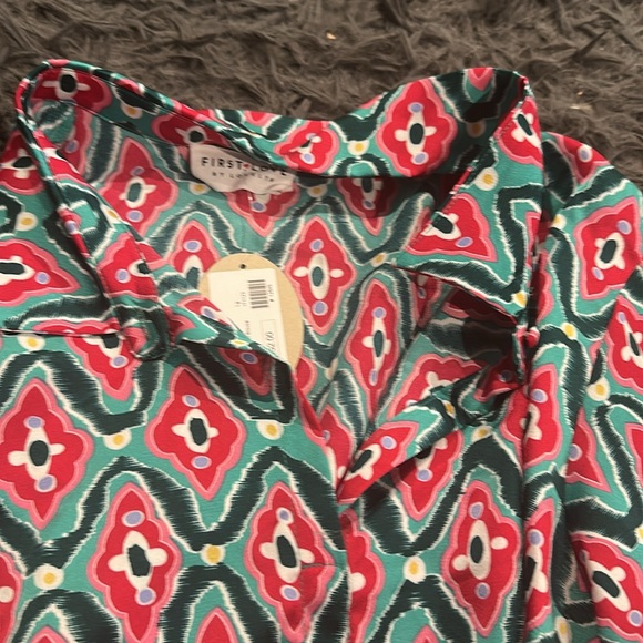 Abstract pattern blouse - Picture 3 of 4